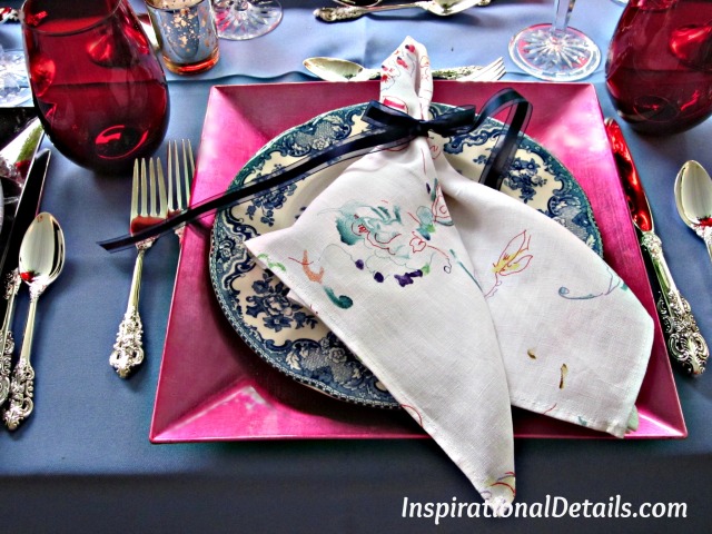 tablescape ideas blue and red